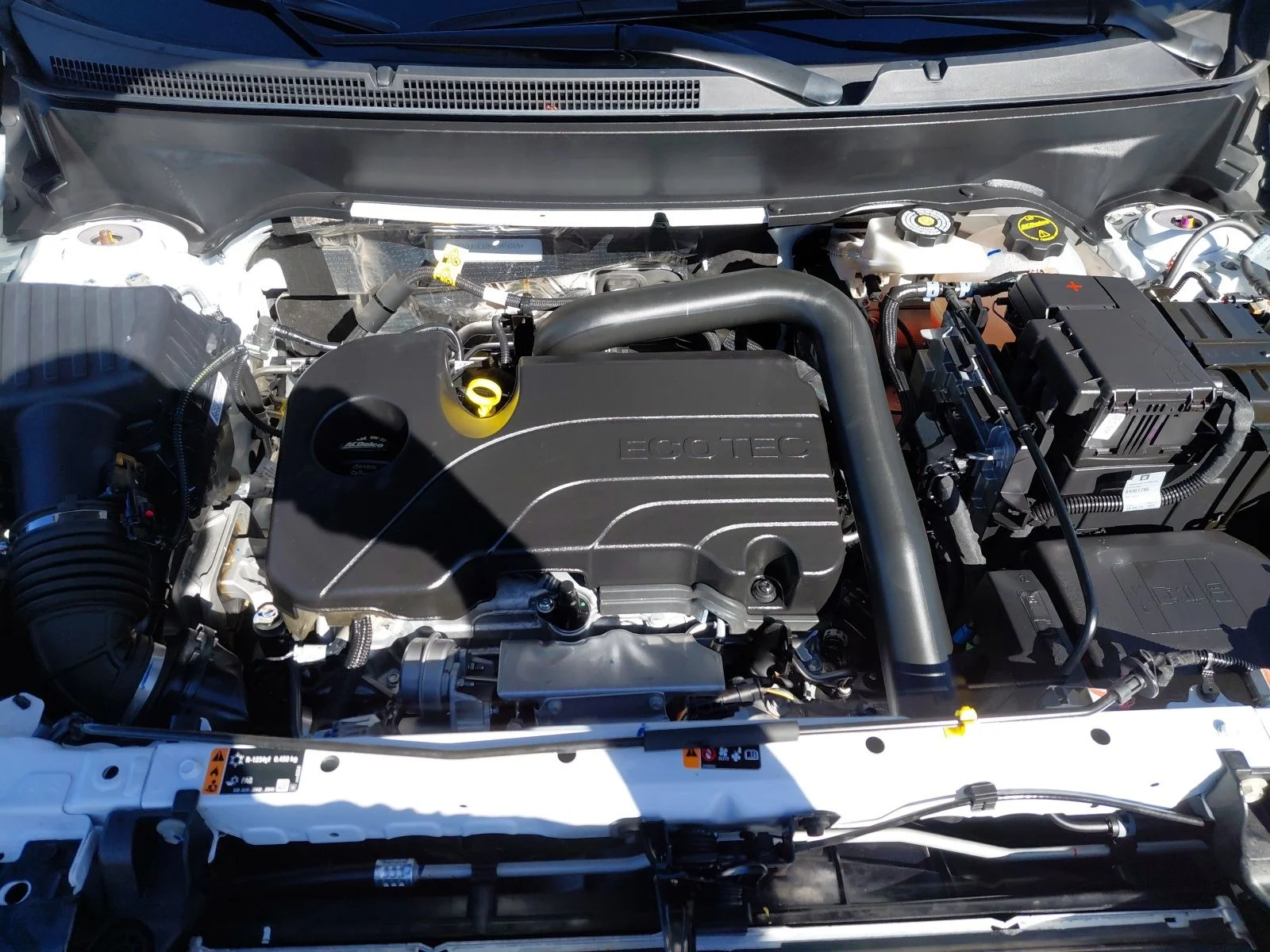 Used 2024 White Chevrolet LT image 14