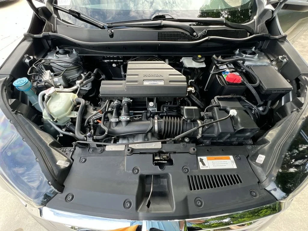 Used 2019 Lunar Silver Metallic Honda Touring image 10