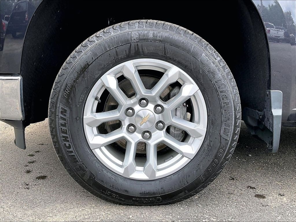 Used 2023 Gray Chevrolet LT image 22