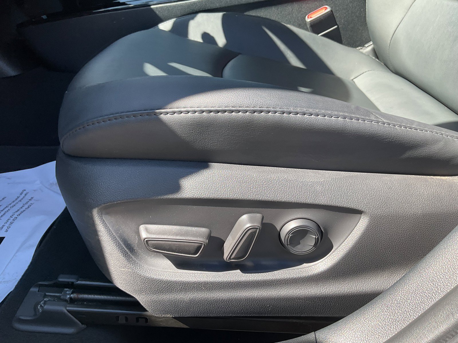 Used 2022 White Toyota Nightshade image 16