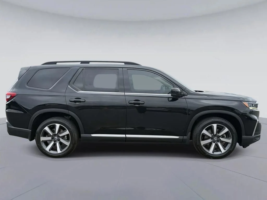 Used 2023  Honda Touring image 17