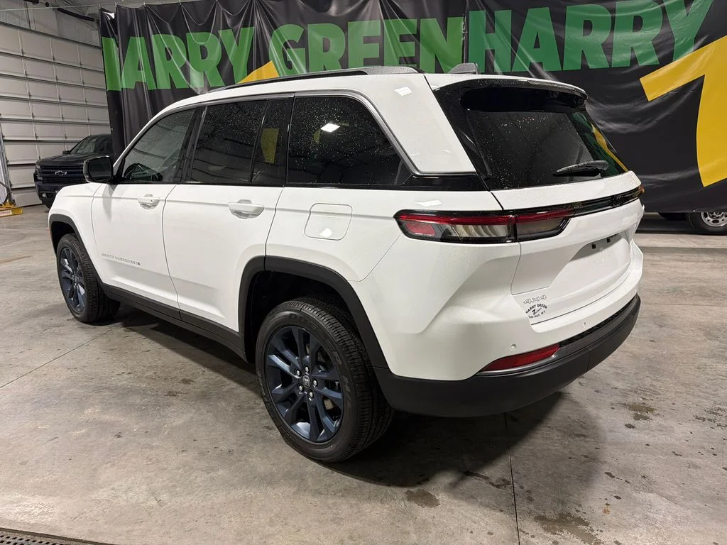 New 2026 Bright White Clear-Coat Exterior Paint Jeep 85th Anniversary Edition image 5