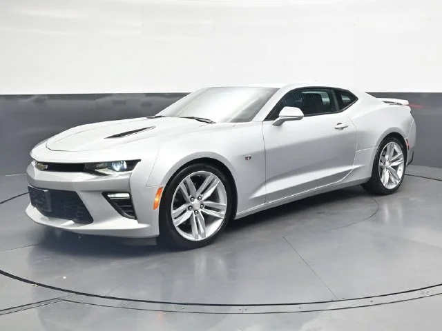 Used 2018 Silver Chevrolet SS image 9
