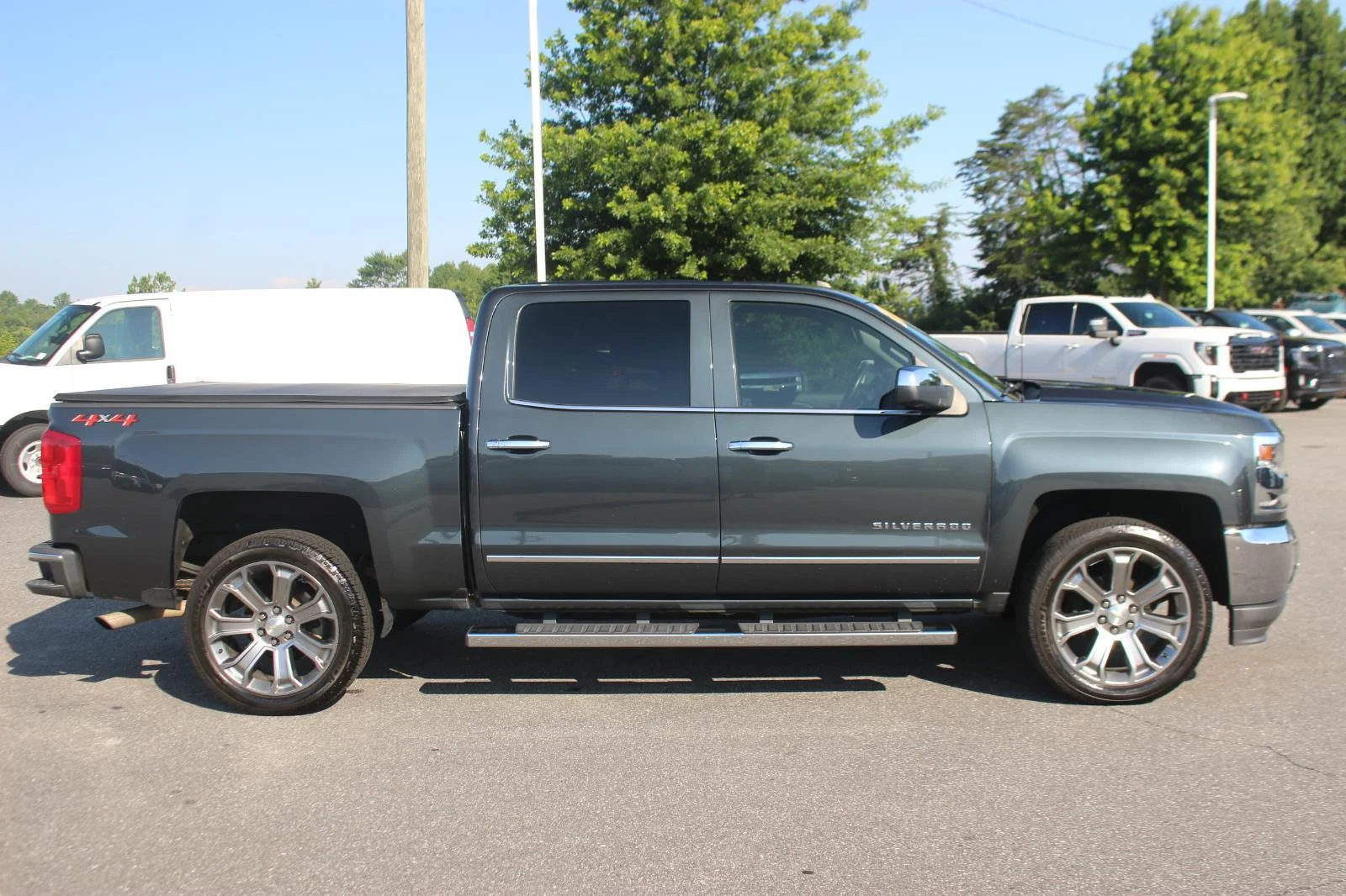 Used 2018 GRAPHITE METALLIC Chevrolet LTZ image 8