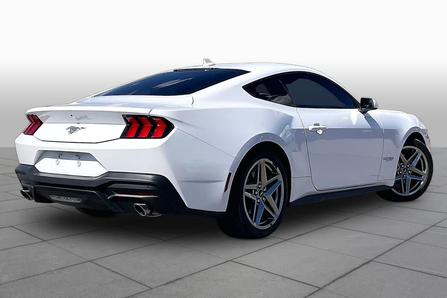 Used 2024 Oxford White Ford EcoBoost image 11