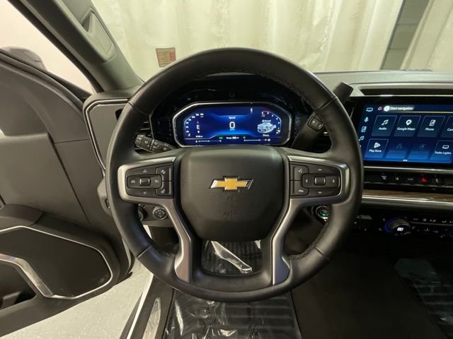 Used 2025 White Chevrolet LT image 11
