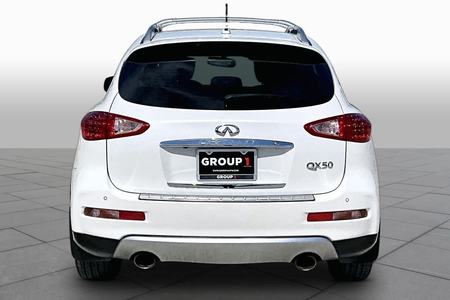 Pre-Owned 2017 INFINITI QX50