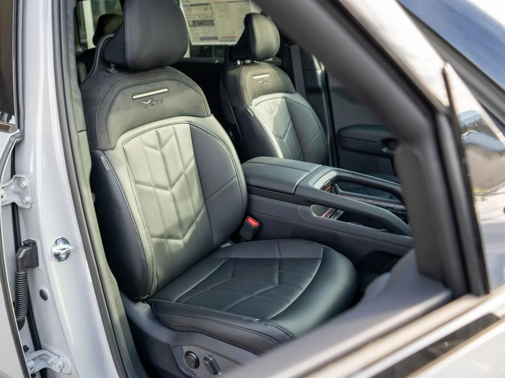 New 2027 Wolf Gray Kia X-Pro SX Prestige image 9