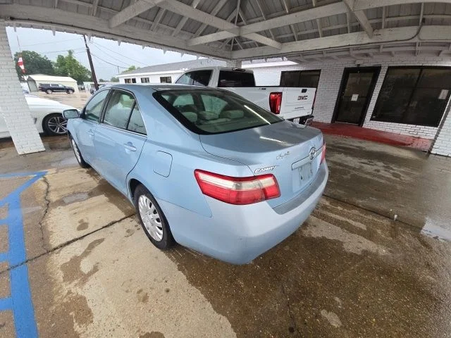 Used 2007 Blue Toyota LE image 8