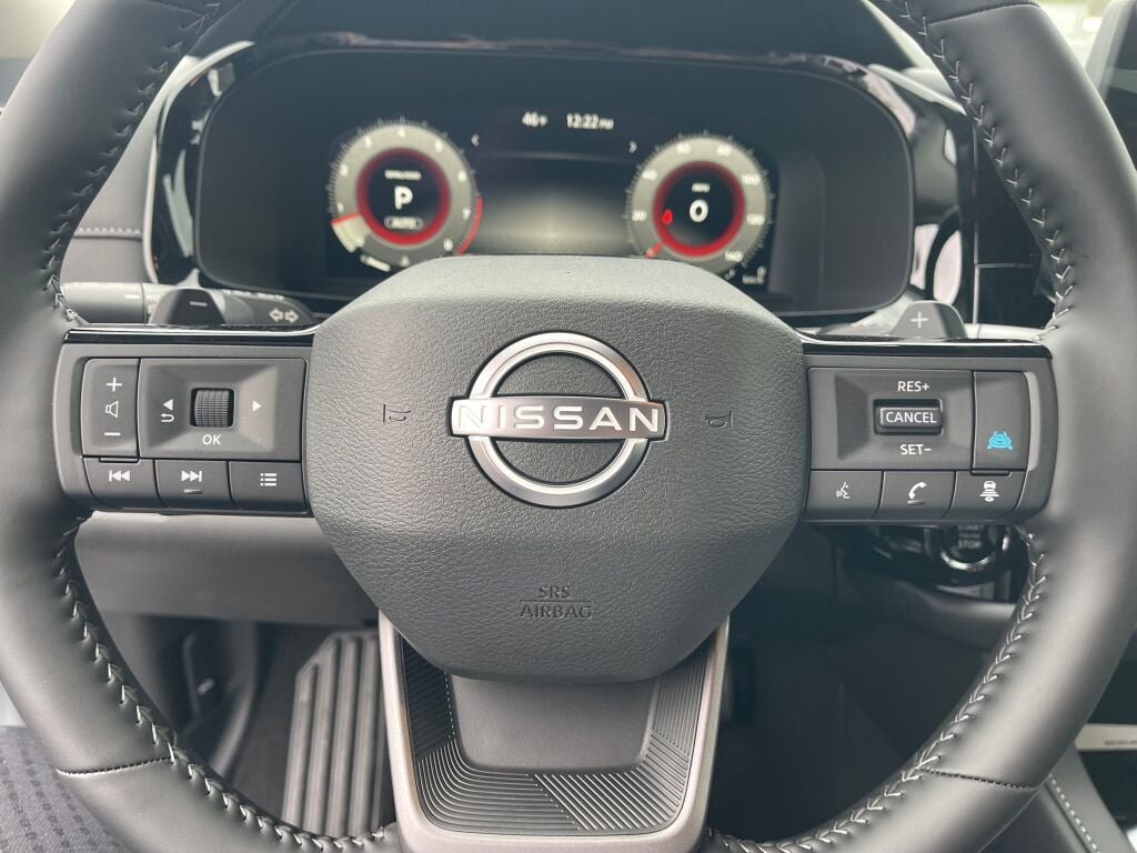 New 2026 Everest White Pearl Tricoat Nissan SL image 16