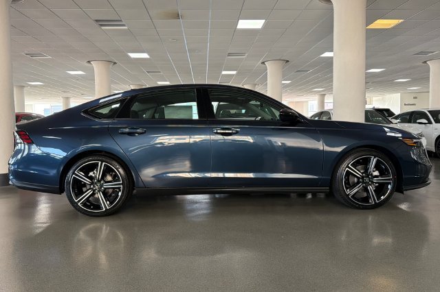 New 2026 Canyon River Blue Metallic Honda SE image 3
