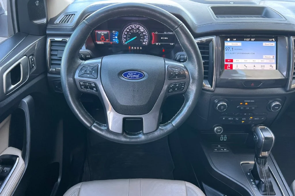 Used 2019 White Ford Lariat image 17
