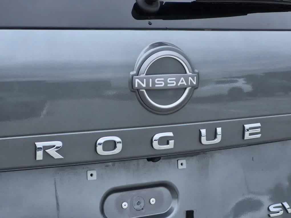 Used 2023 Gun Metallic Nissan SV image 21
