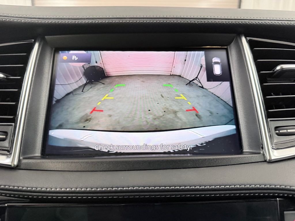Used 2020 White INFINITI LUXE image 15