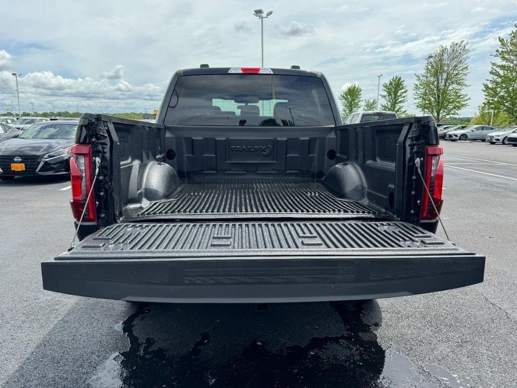 Used 2025 Black Ford XLT image 6