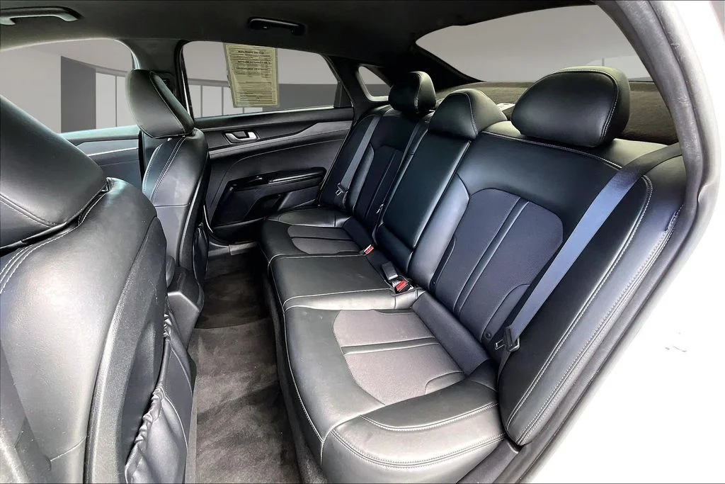 Used 2022 White Kia GT-Line image 20