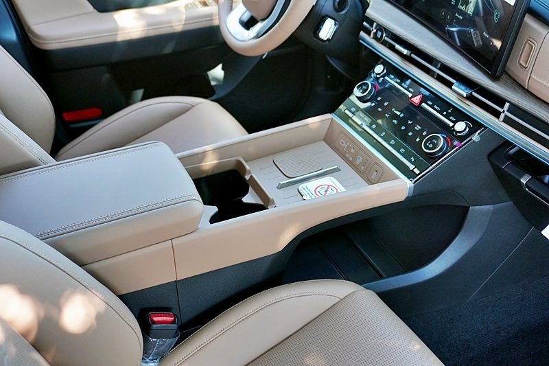 New 2025 White Hyundai Limited image 12