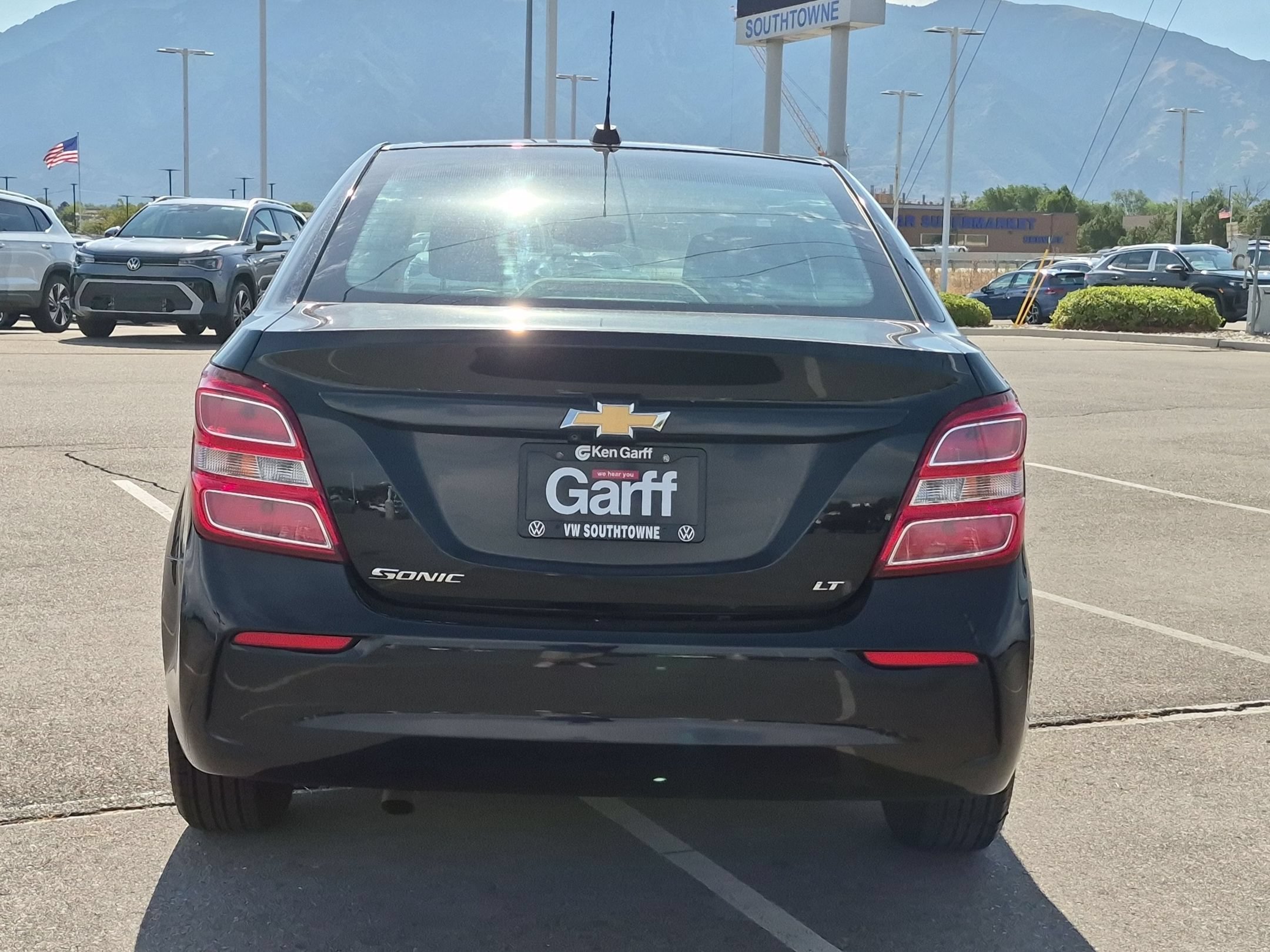 Used 2020 Mosaic Black Metallic Chevrolet LT image 4