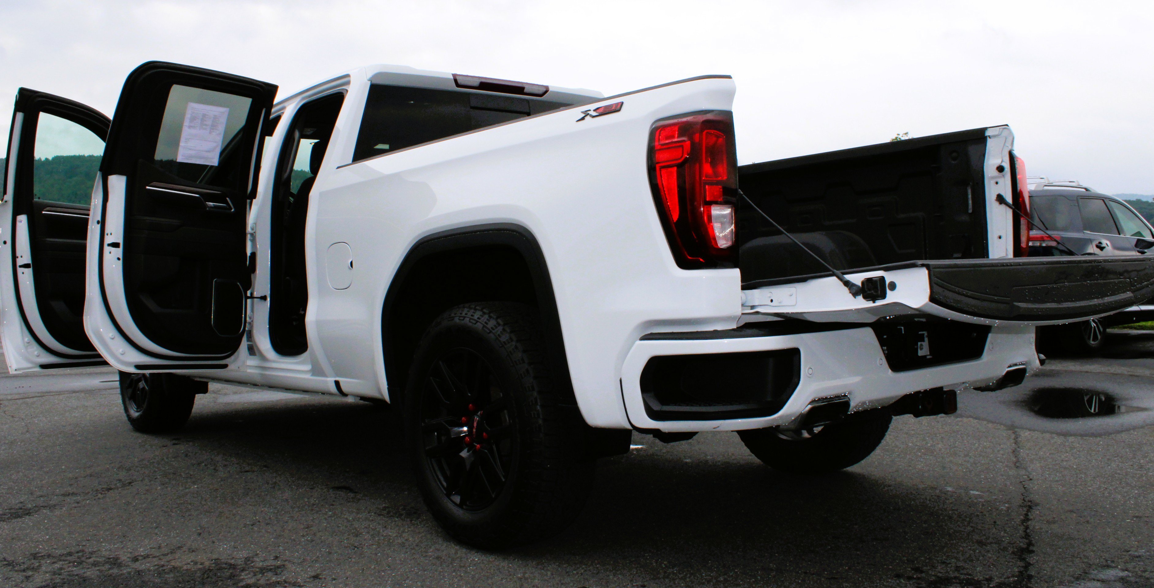 Used 2023 Summit White GMC Elevation image 15