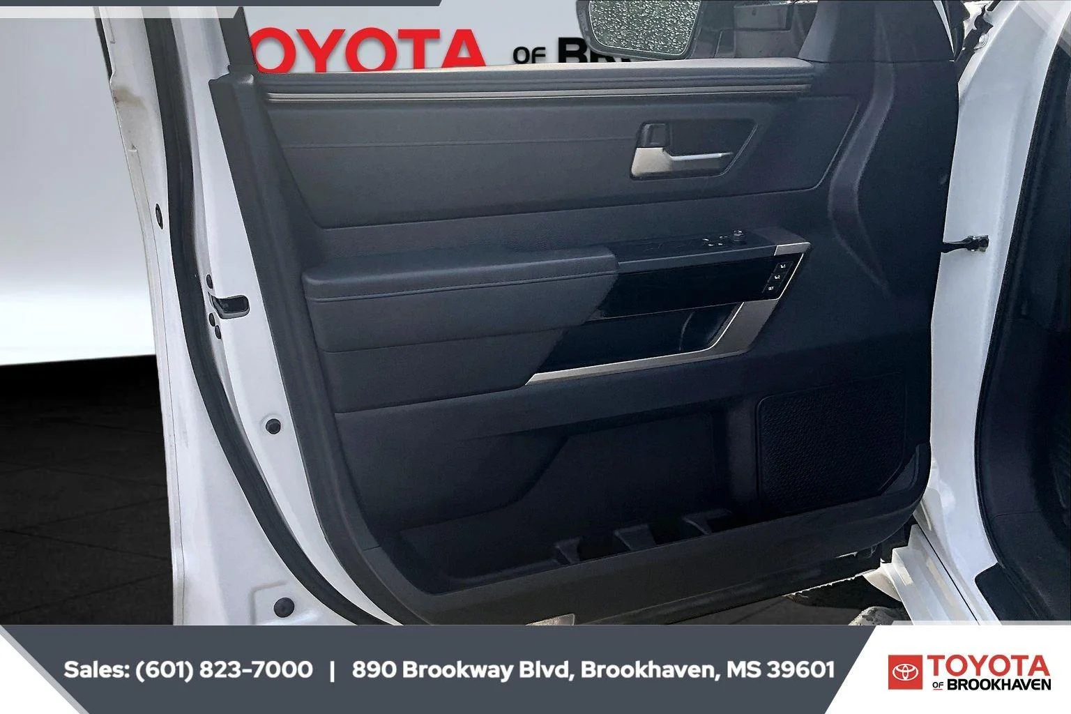 Used 2024 Wind Chill Pearl Toyota Limited Hybrid image 17