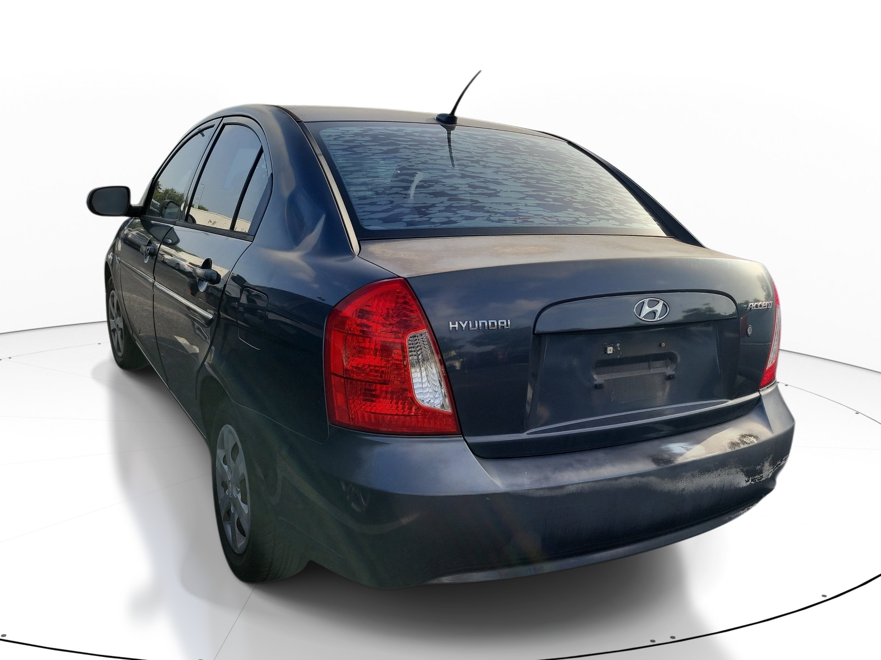 Used 2010 Charcoal Gray Pearl Hyundai GLS image 3