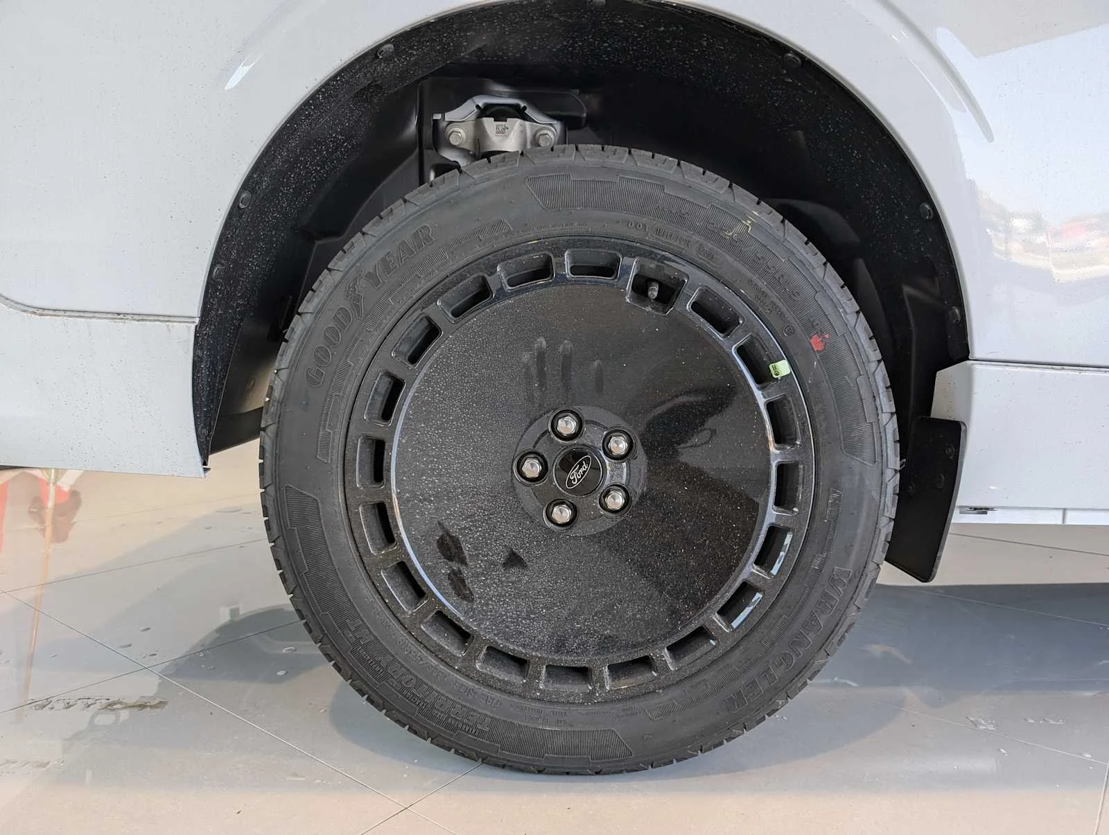 New 2025 Oxford White Ford Lobo™ image 3