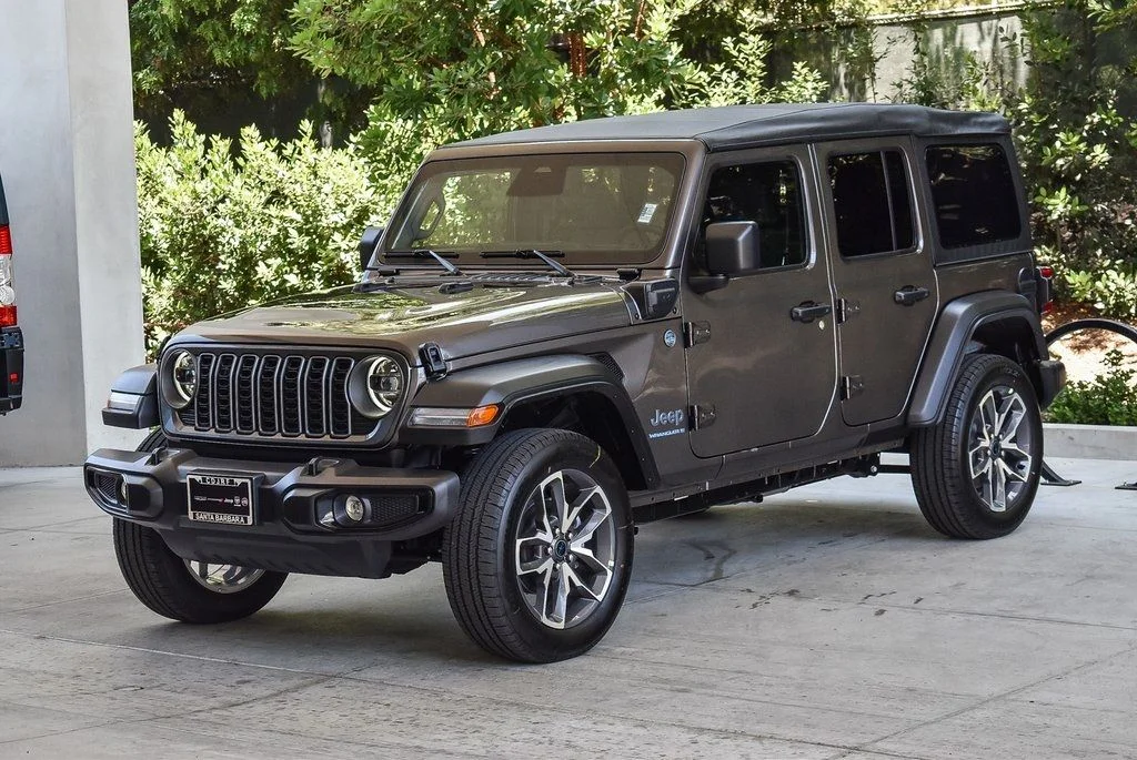 New 2025 Granite Crystal Metallic Clearcoat Jeep Sport S 4xe image 3