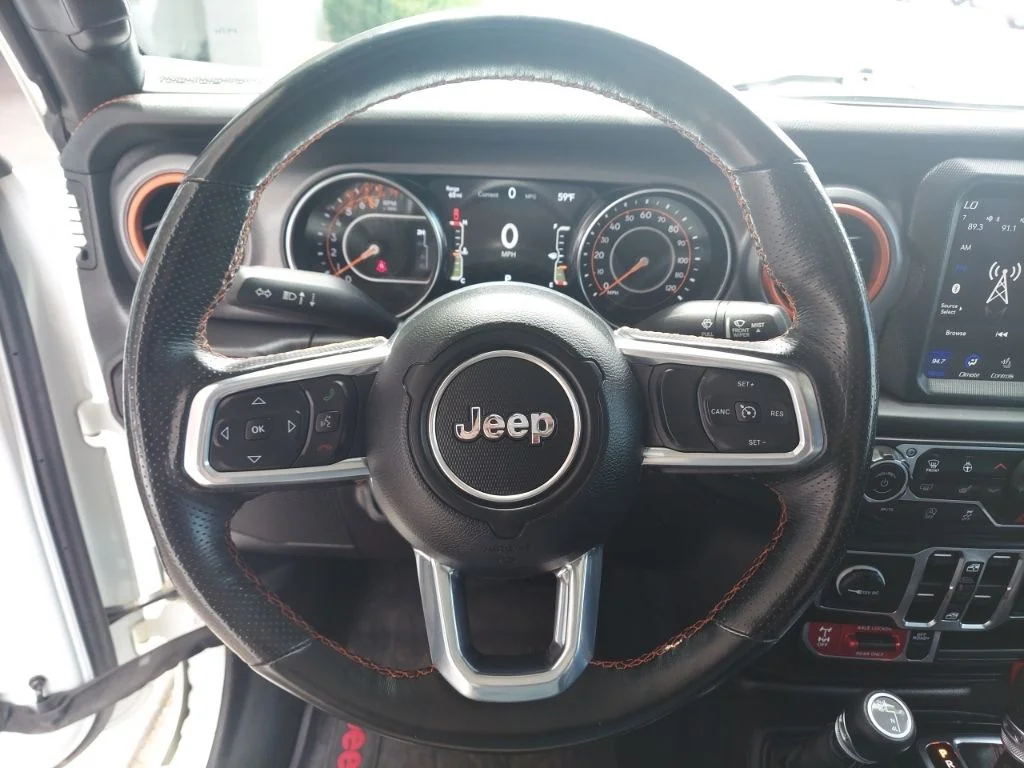 Used 2023 White Jeep Mojave image 12