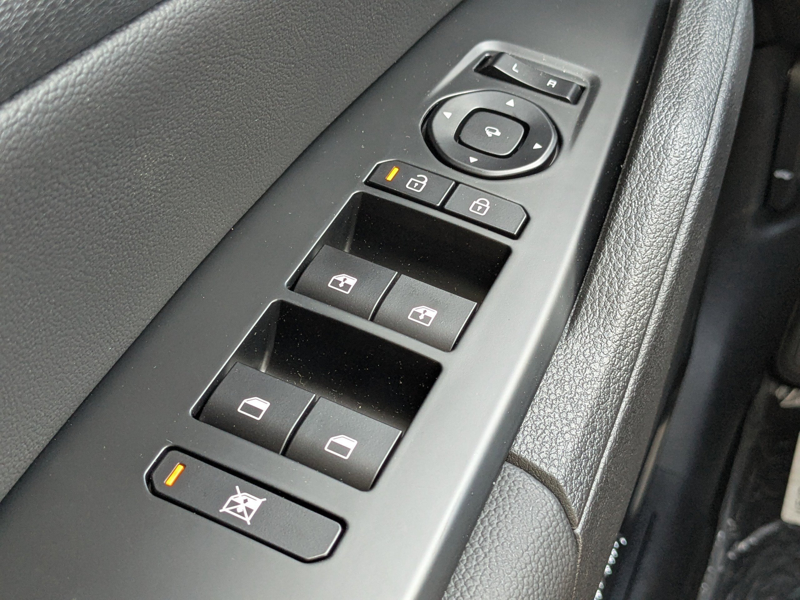 New 2026 Glacial White Pearl Kia SX Prestige image 31