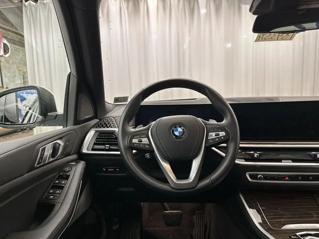 Used 2026 White BMW xDrive40i image 13