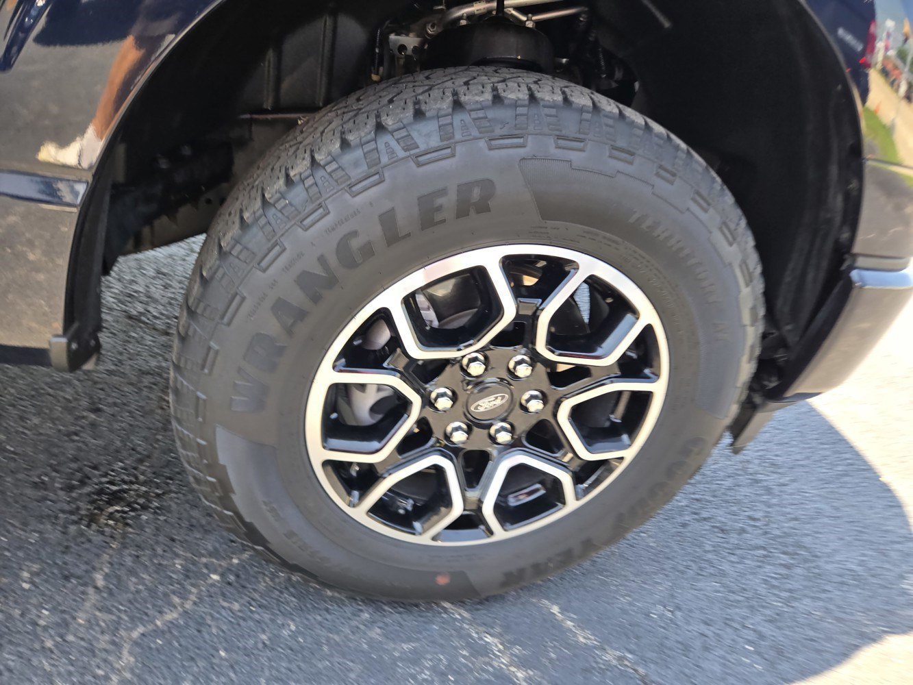 Used 2023 Blue Ford XLT image 40