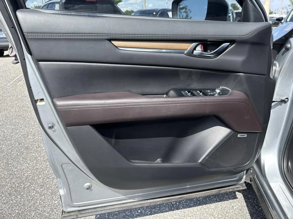 Used 2019 Silver Mazda Signature image 22