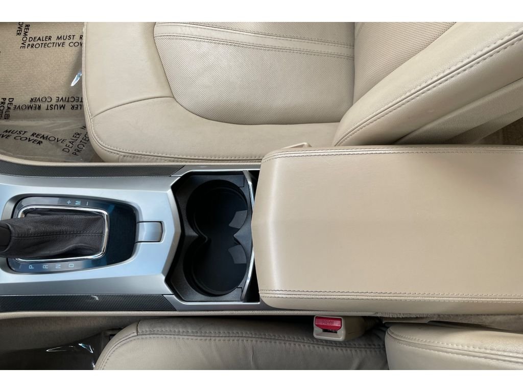 Used 2013 White Diamond Tricoat Cadillac Luxury image 30