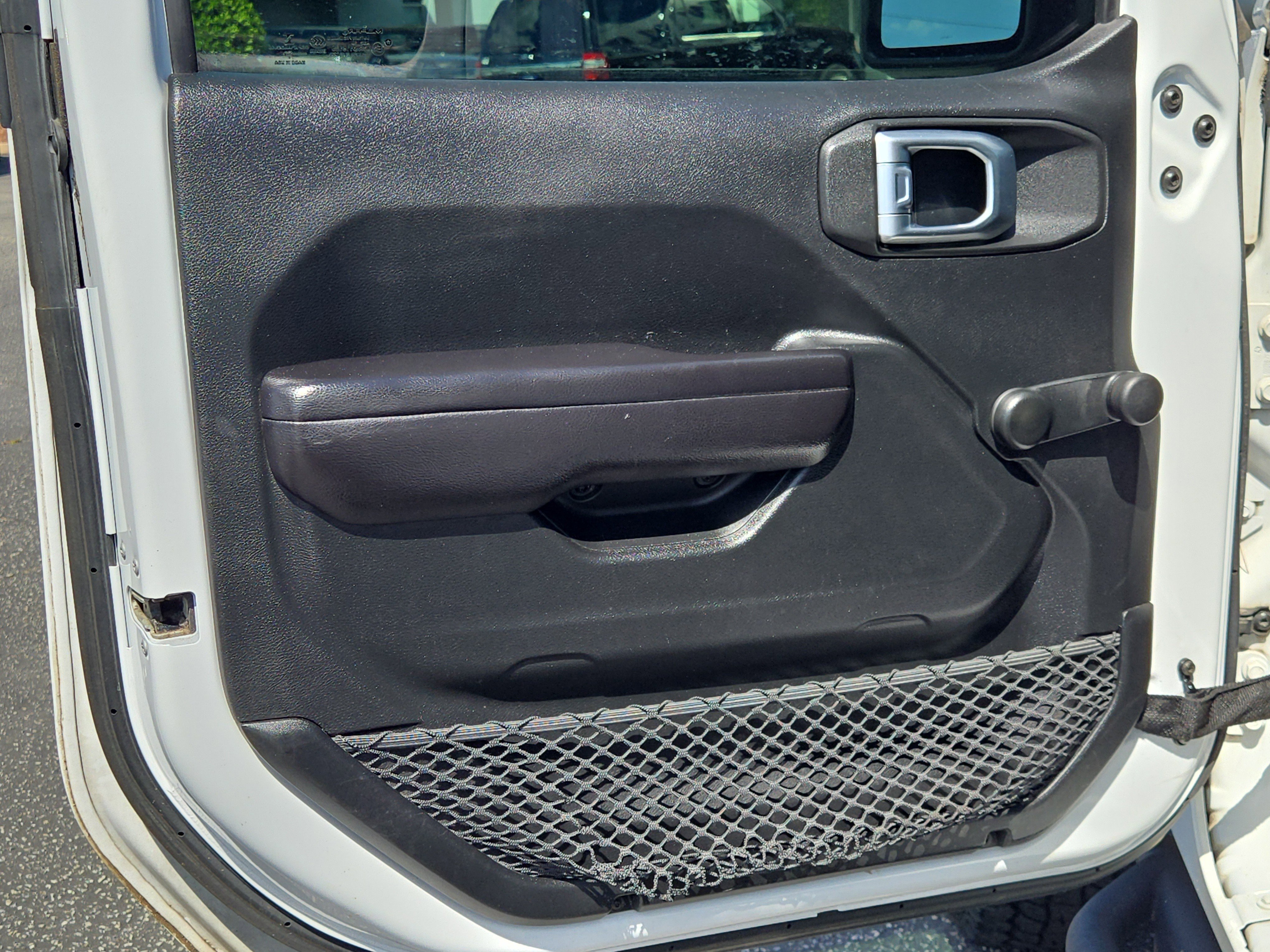 Used 2018 White Jeep Sport image 22