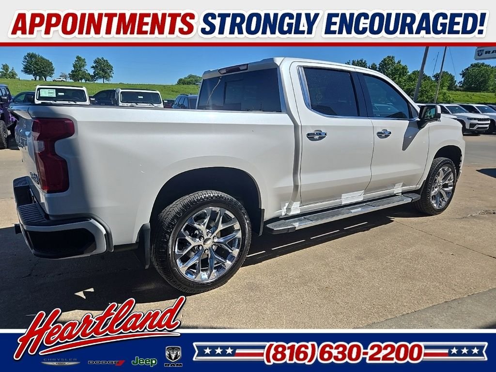 Used 2019 Beige Chevrolet High Country image 13