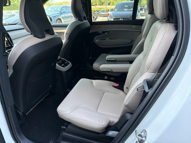 New 2026 White Volvo T8 Ultra image 7