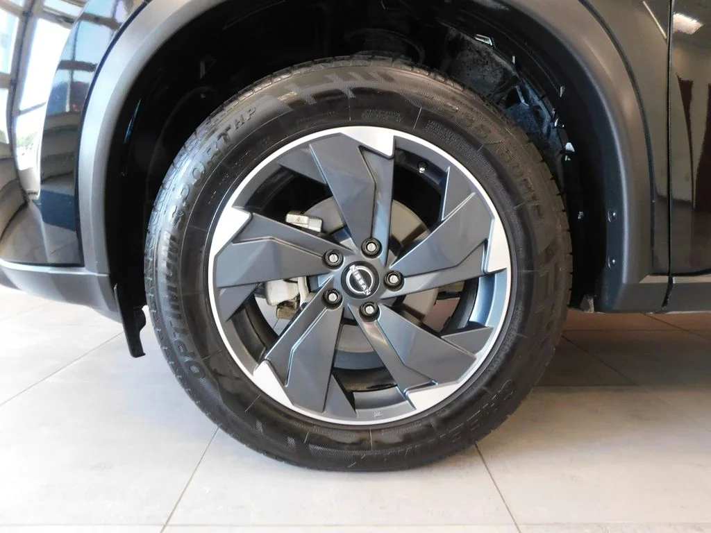 Certified Used 2025 Super Black Nissan SV image 10
