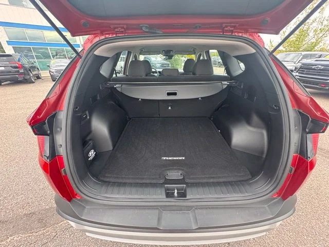 Used 2025 Red Hyundai SE image 21