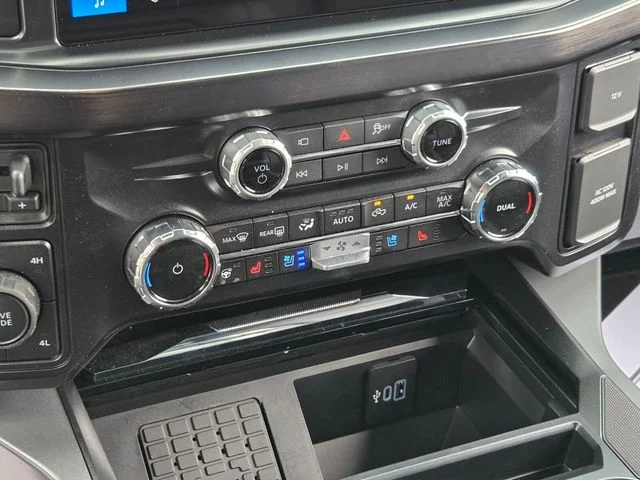 Used 2026 White Ford Lariat image 29