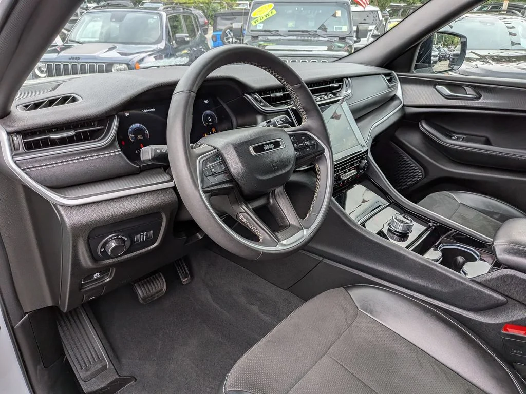 Used 2023 White Jeep Altitude X image 13