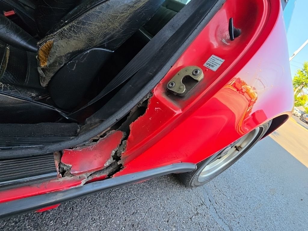 Used 1986 Guards Red Porsche Carrera image 5