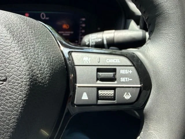 Used 2023 White Honda Touring image 24