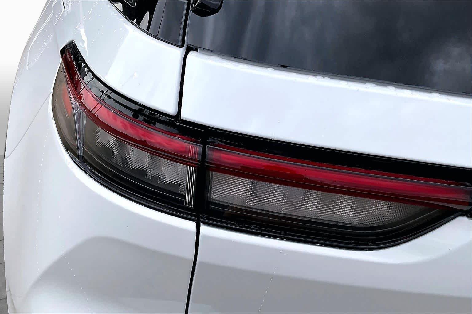 New 2026 Bright White Clear-Coat Exterior Paint Jeep Limited image 14
