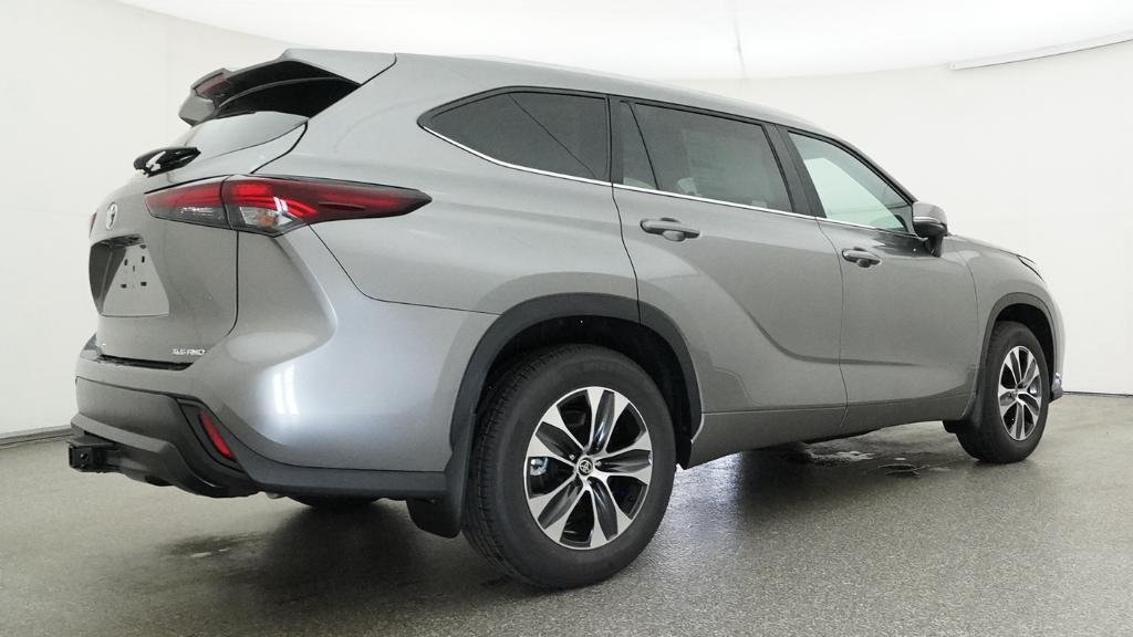 New 2026 Heavy Metal Toyota XLE image 8