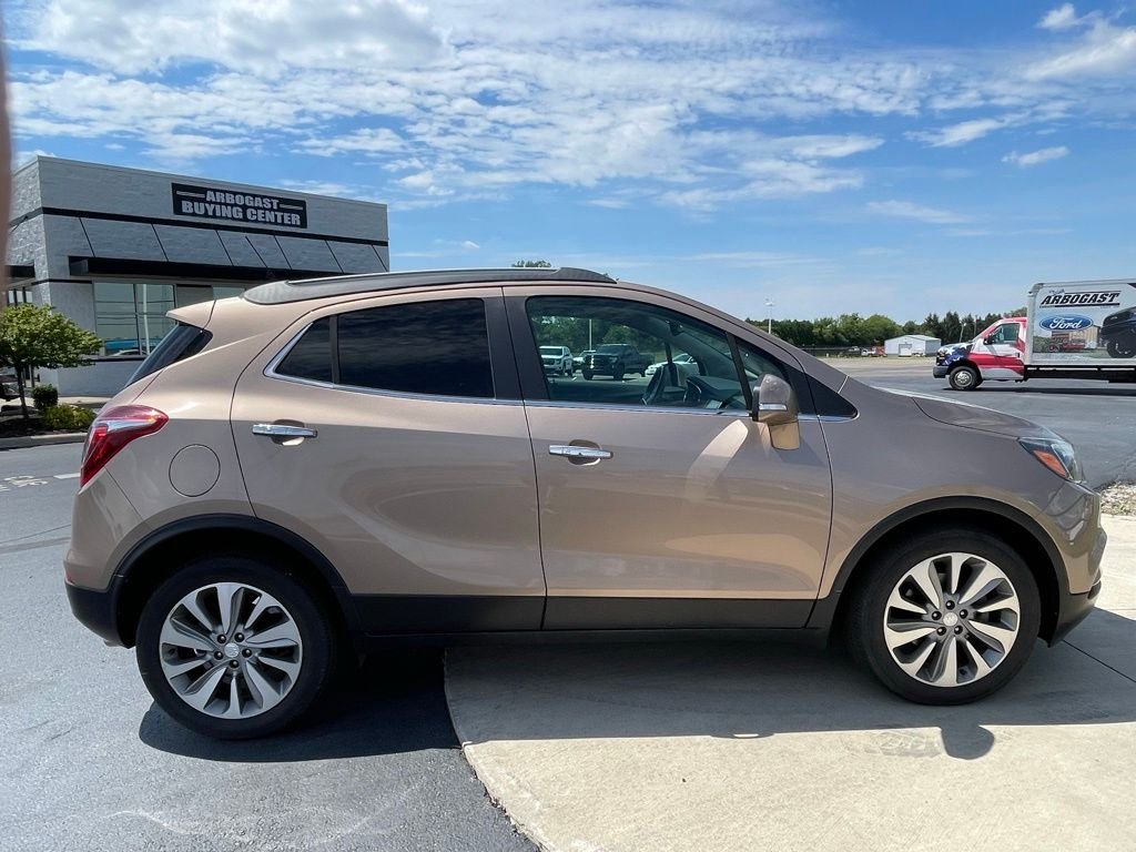 Used 2019 Coppertino Metallic Buick Preferred image 8