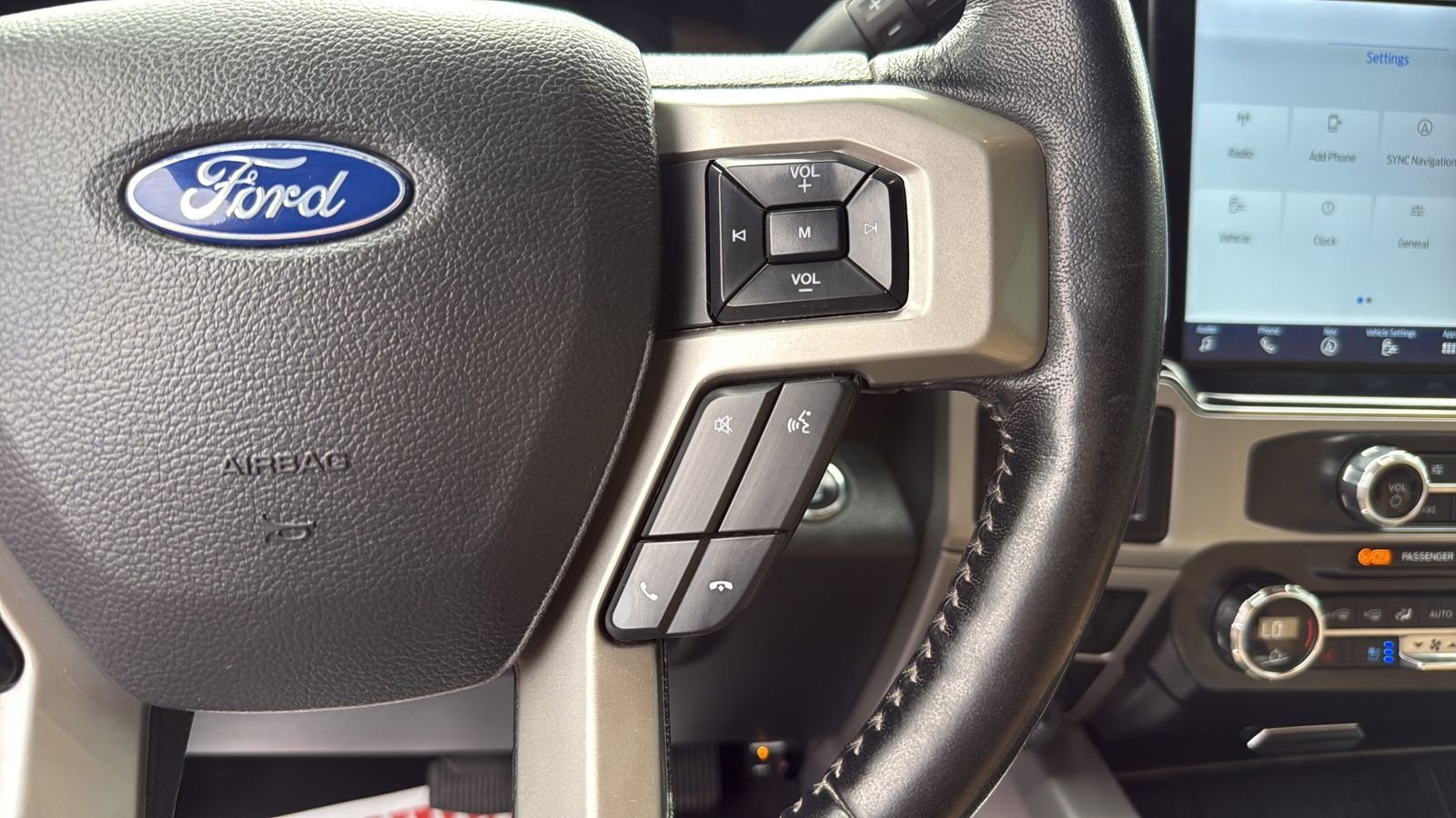 Used 2022 White Ford Lariat image 12