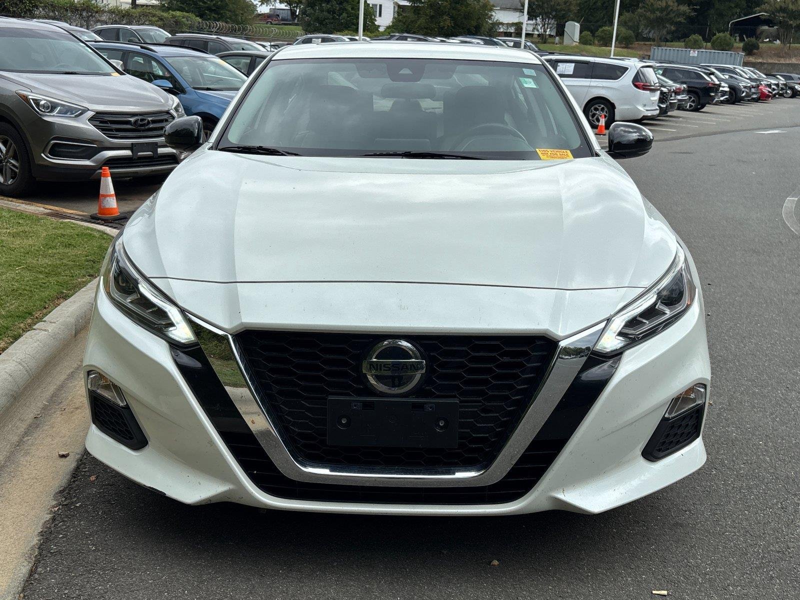 Used 2022 Pearl White Tricoat Nissan 2.5 SV image 8