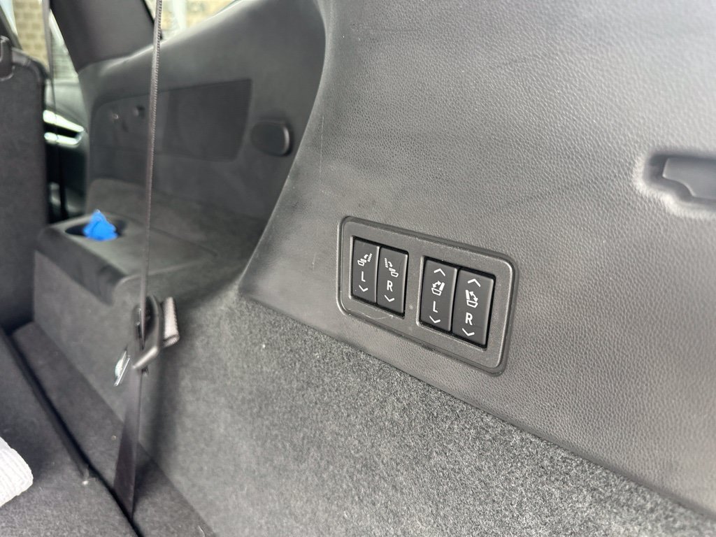 Used 2020 Gray Cadillac Premium Luxury image 17