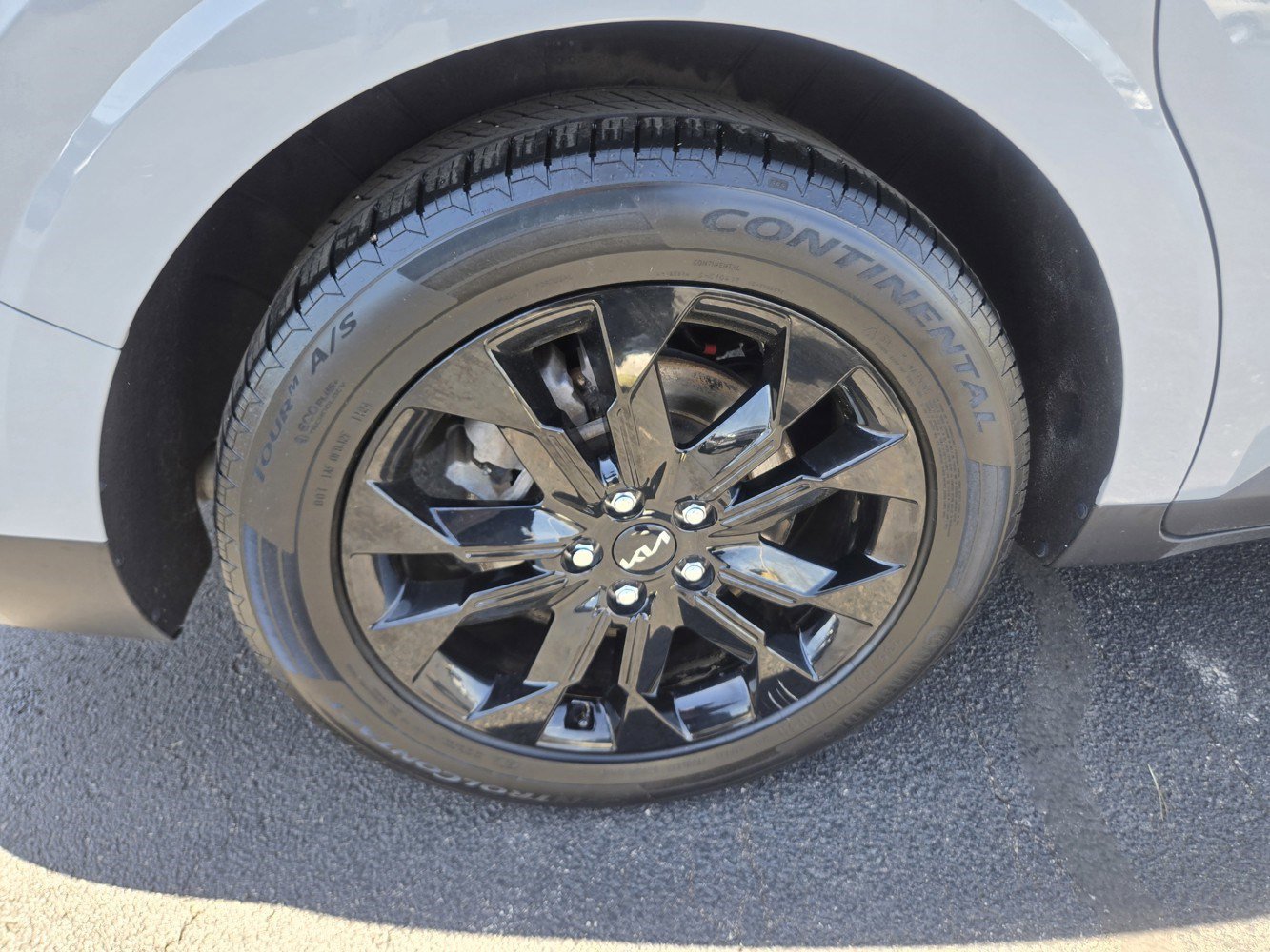 Used 2022 Ceramic Silver Kia SX image 47