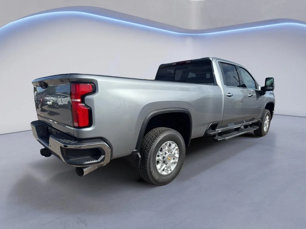 2026 Chevrolet Silverado 3500HD LTZ - Photo 6